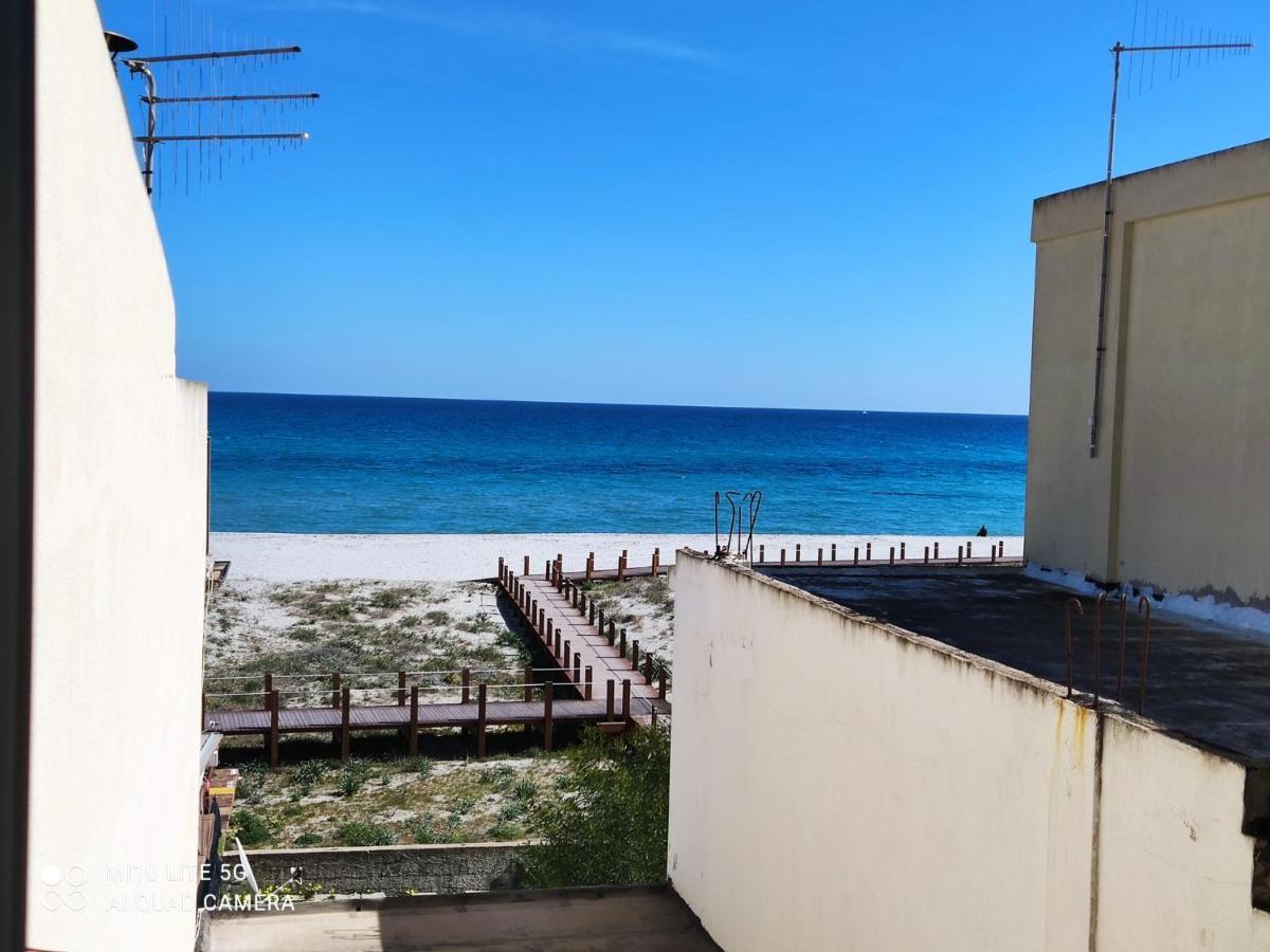 Corona'S Apartment- Fronte Spiaggia La Caletta Eksteriør billede